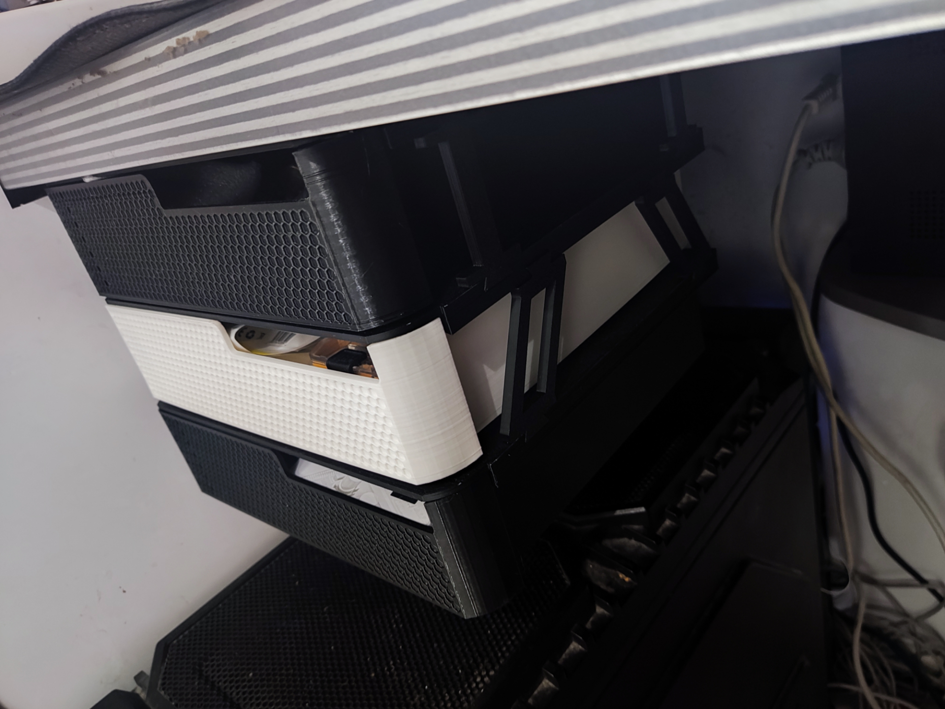 Under Desk Drawer 213x221mm v0.5
