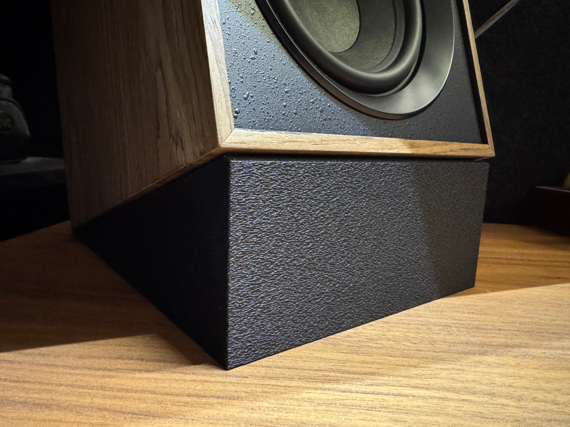 Desktop Speaker Stand / Wedge