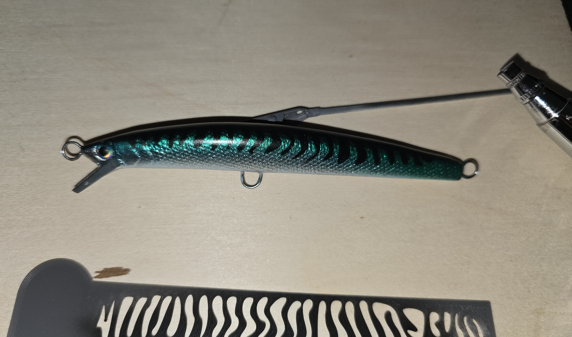 Airbrush mackerel stencil