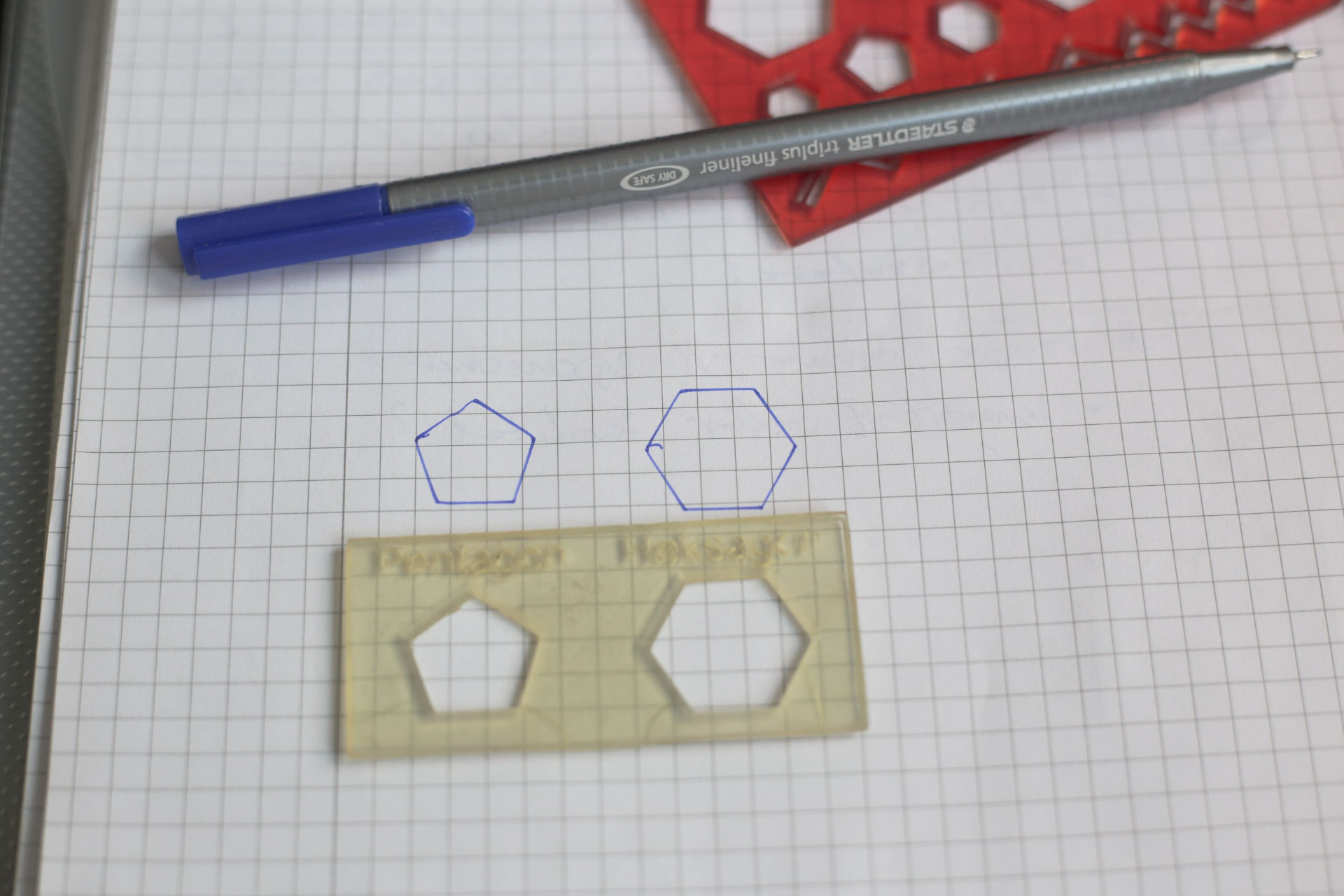 3D-Printable Chemistry Ruler / Stencil