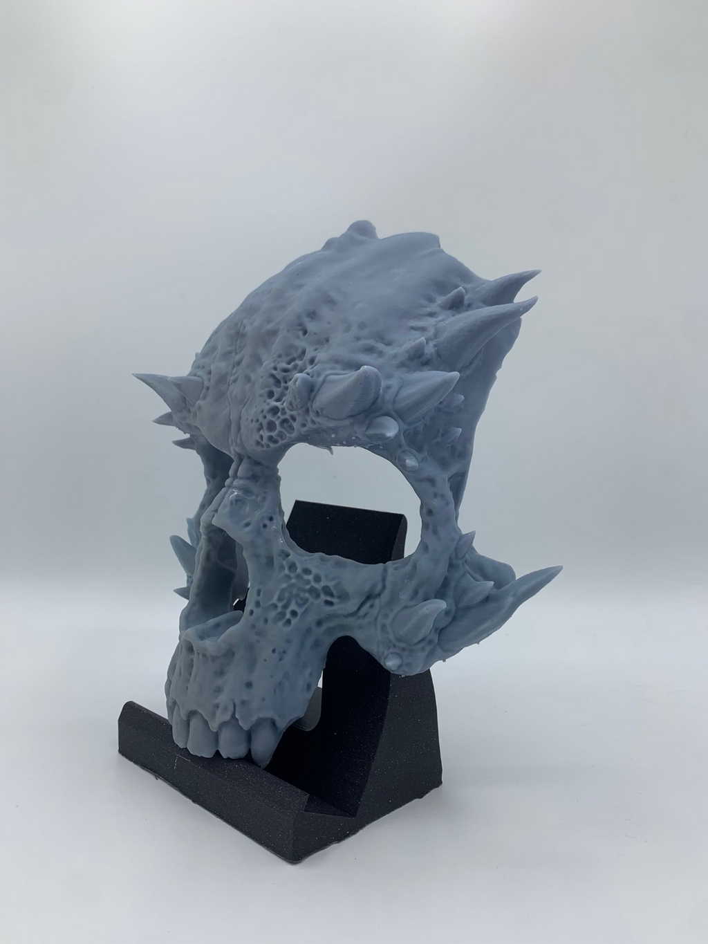 creepy hallowen demon mask