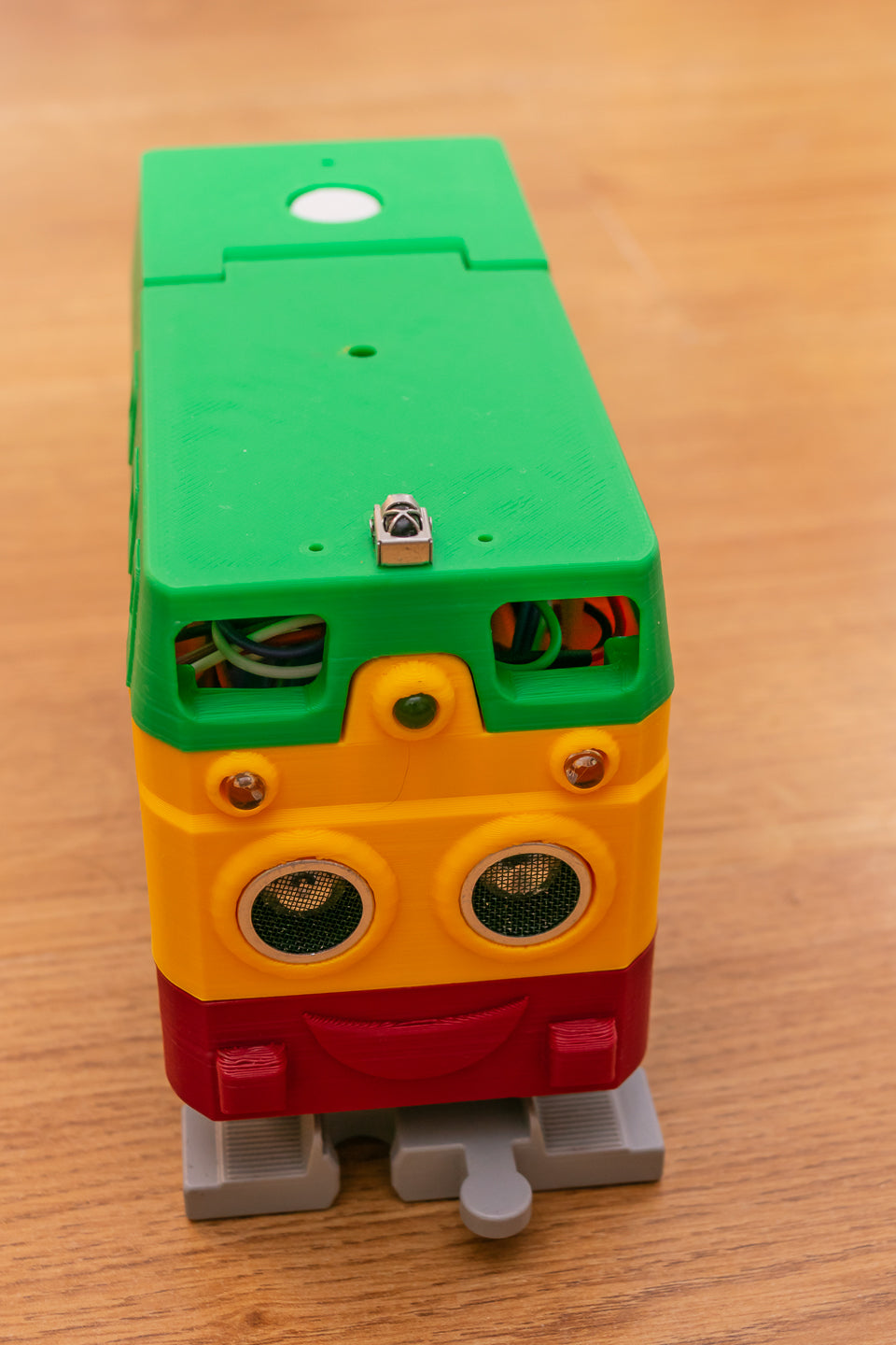 Arduino Train (compatible with Duplo tracks)