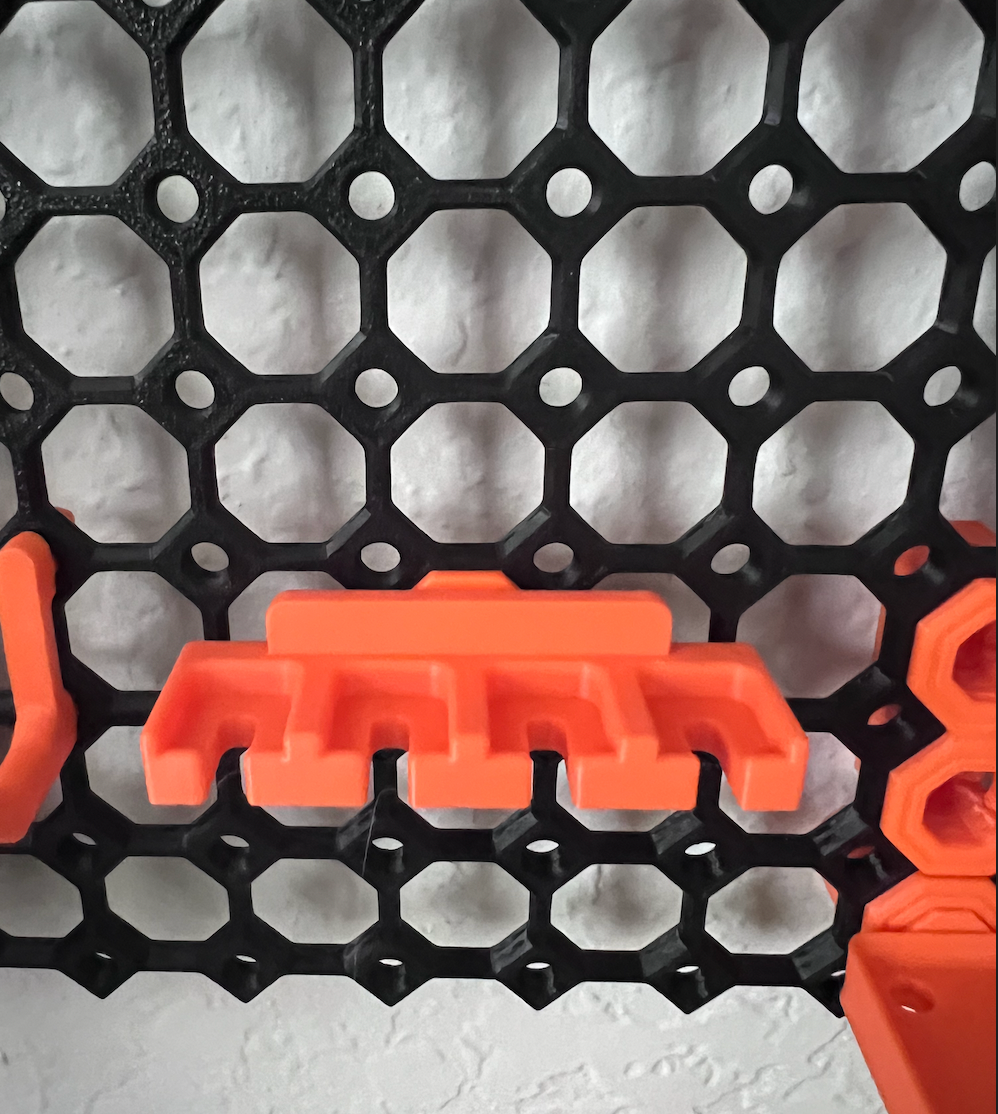 Multiboard Pick Holder