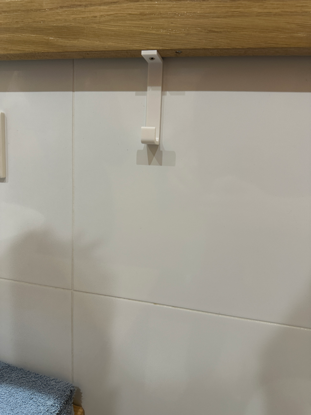 Towel hook, underside of the countertop - 4mm hole