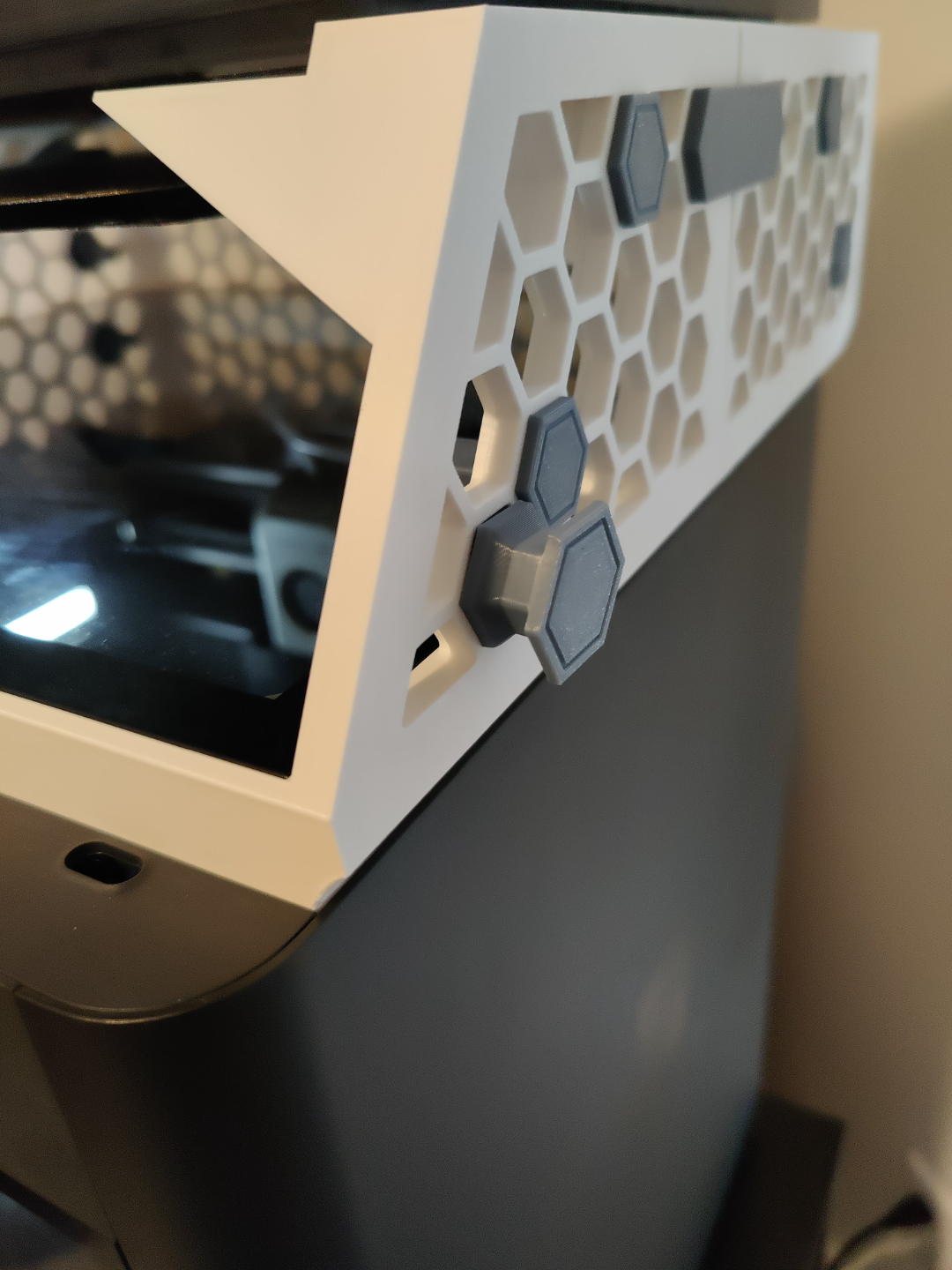 Simple knob for hanging cutters on X3D-v3 Riser