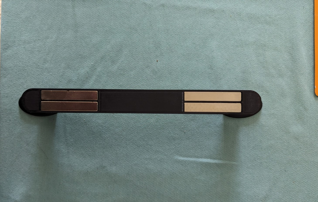 Cord Wrap w/magnets