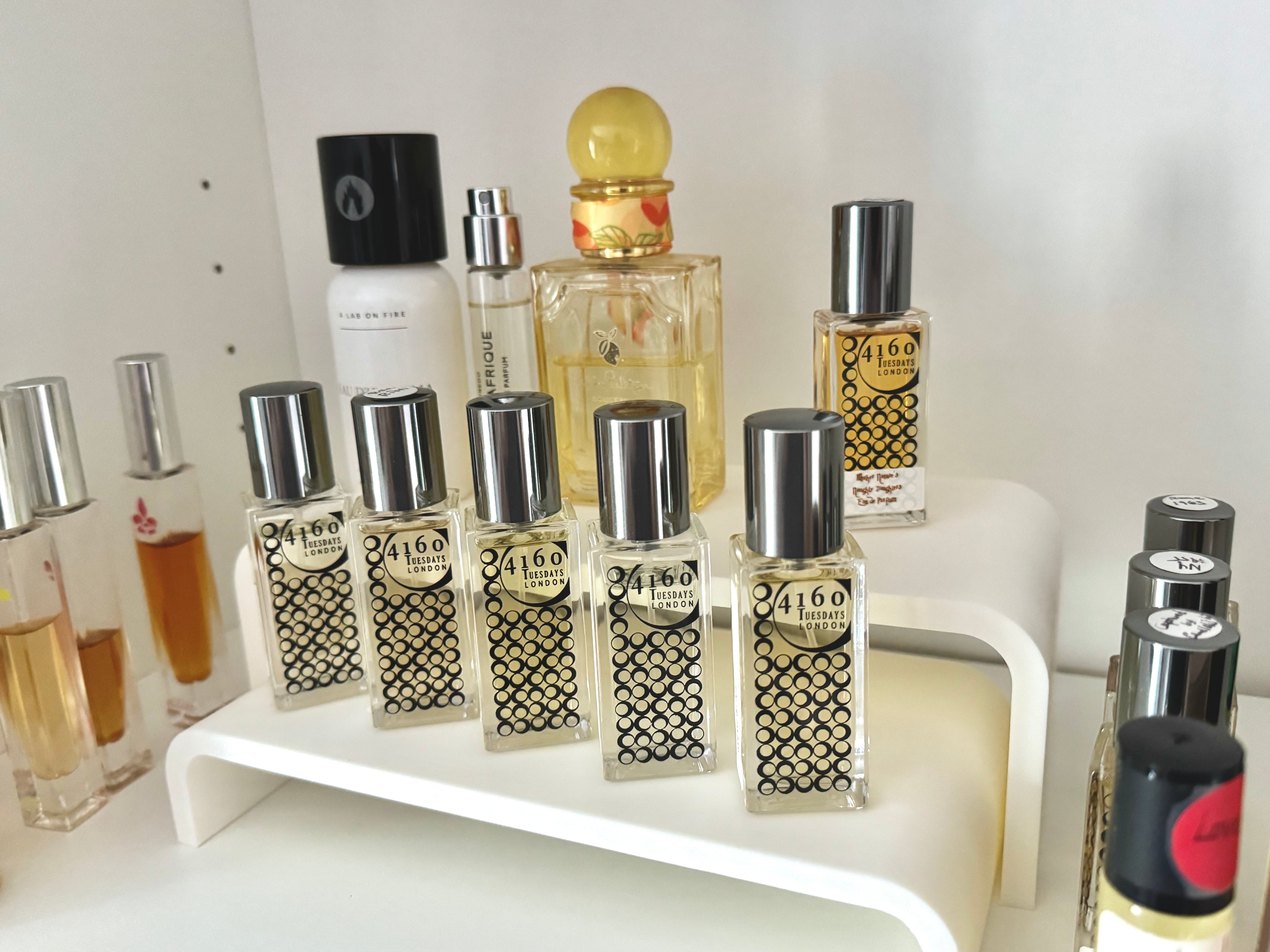 Customisable Display Shelf Riser