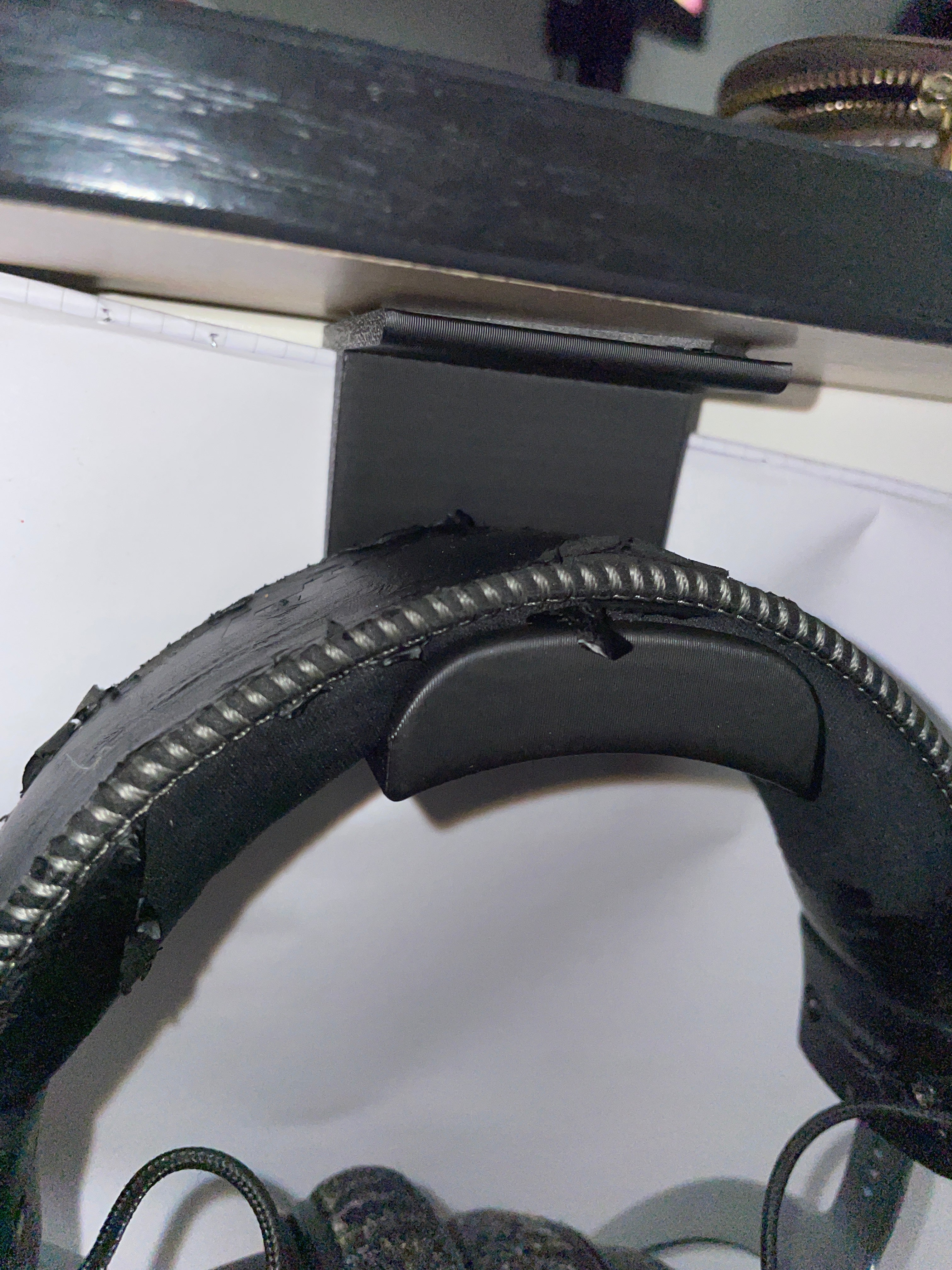 Minimal Under Desk Headphone Hook