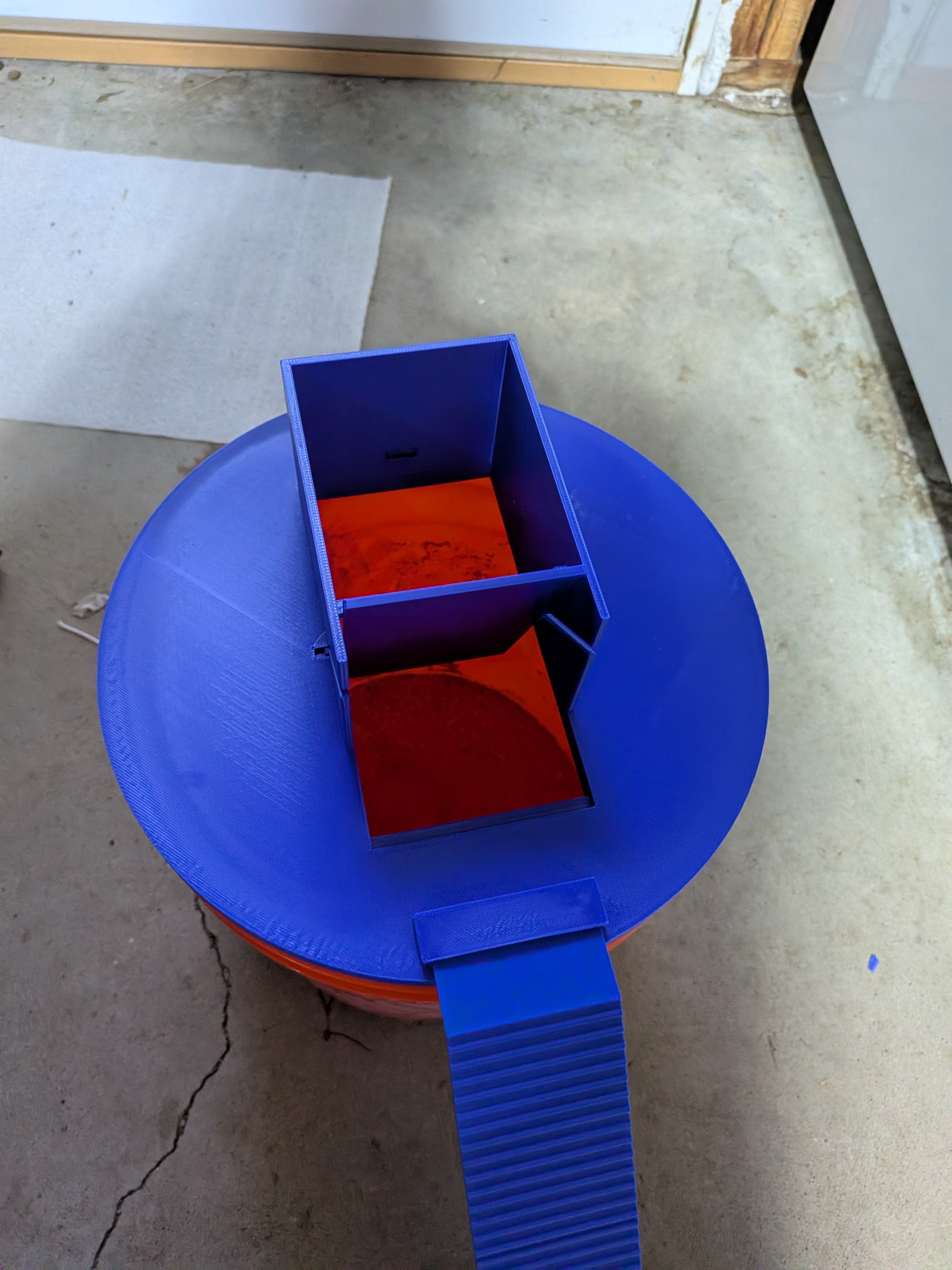 Mouse trap 2-gallon bucket