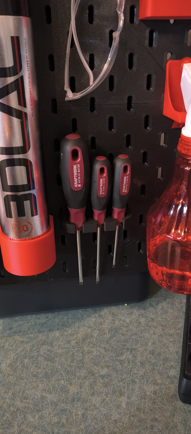 Skadis holder for 3 screwdrivers