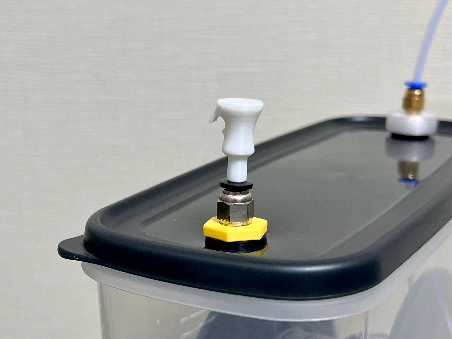 Clippable PTFE Fitting Plug