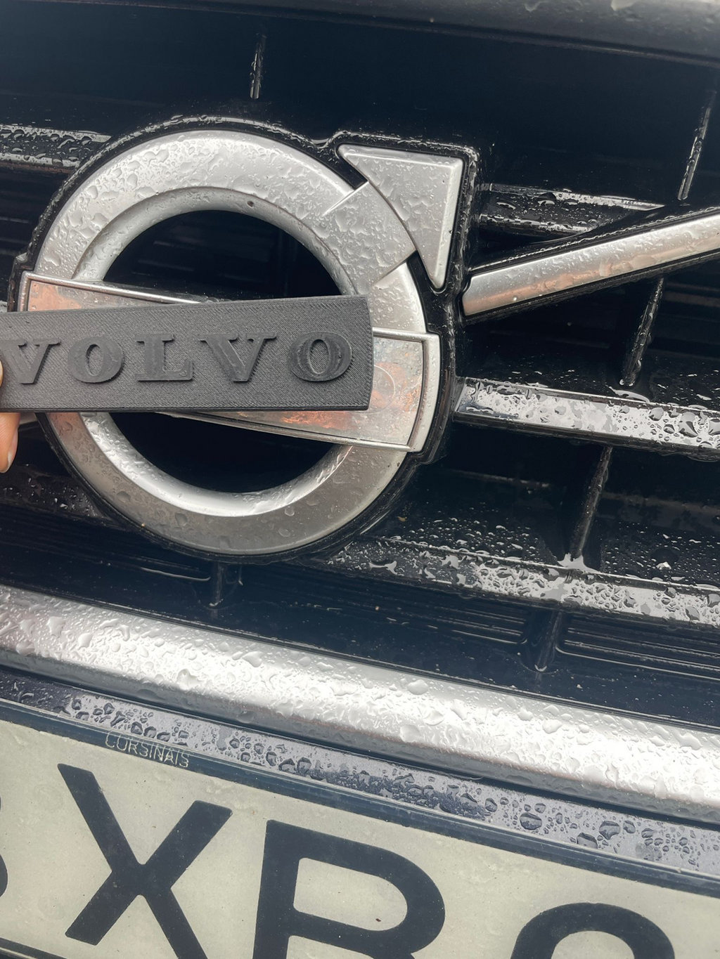 volvo v40 front badge logo