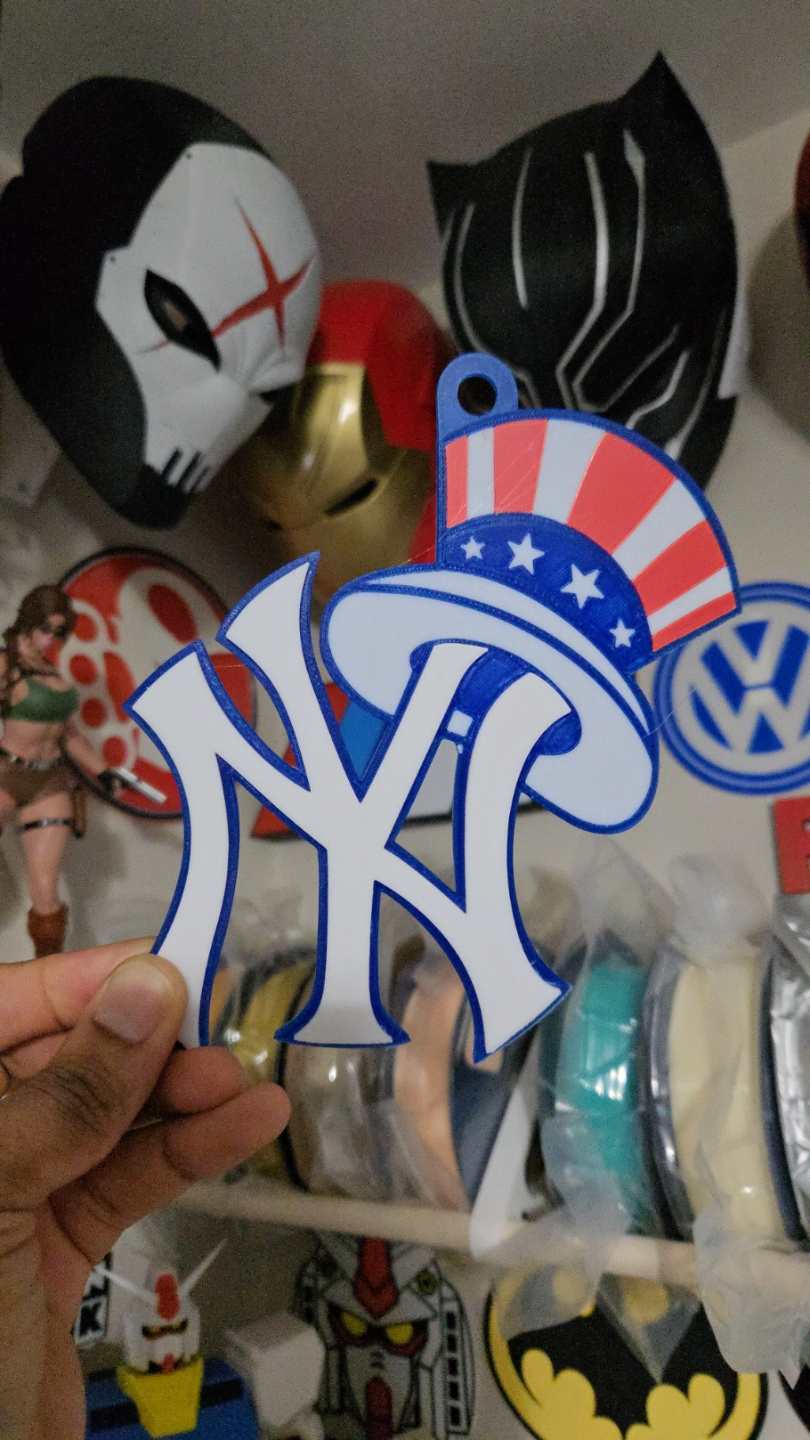 NY Yankees w/Cap Logo/Necklace