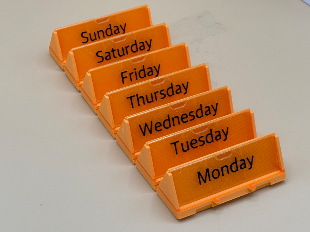 "Print-in-Place" Pill Box with Rollcontainer Design and Versatile Customization