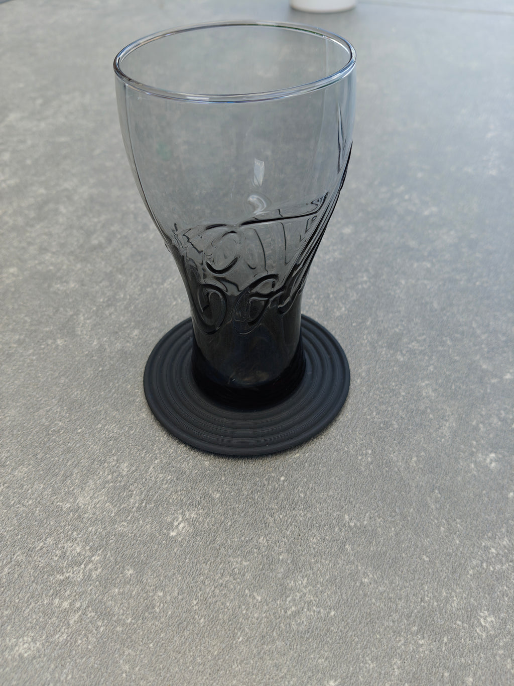 Stackable coaster with feet
