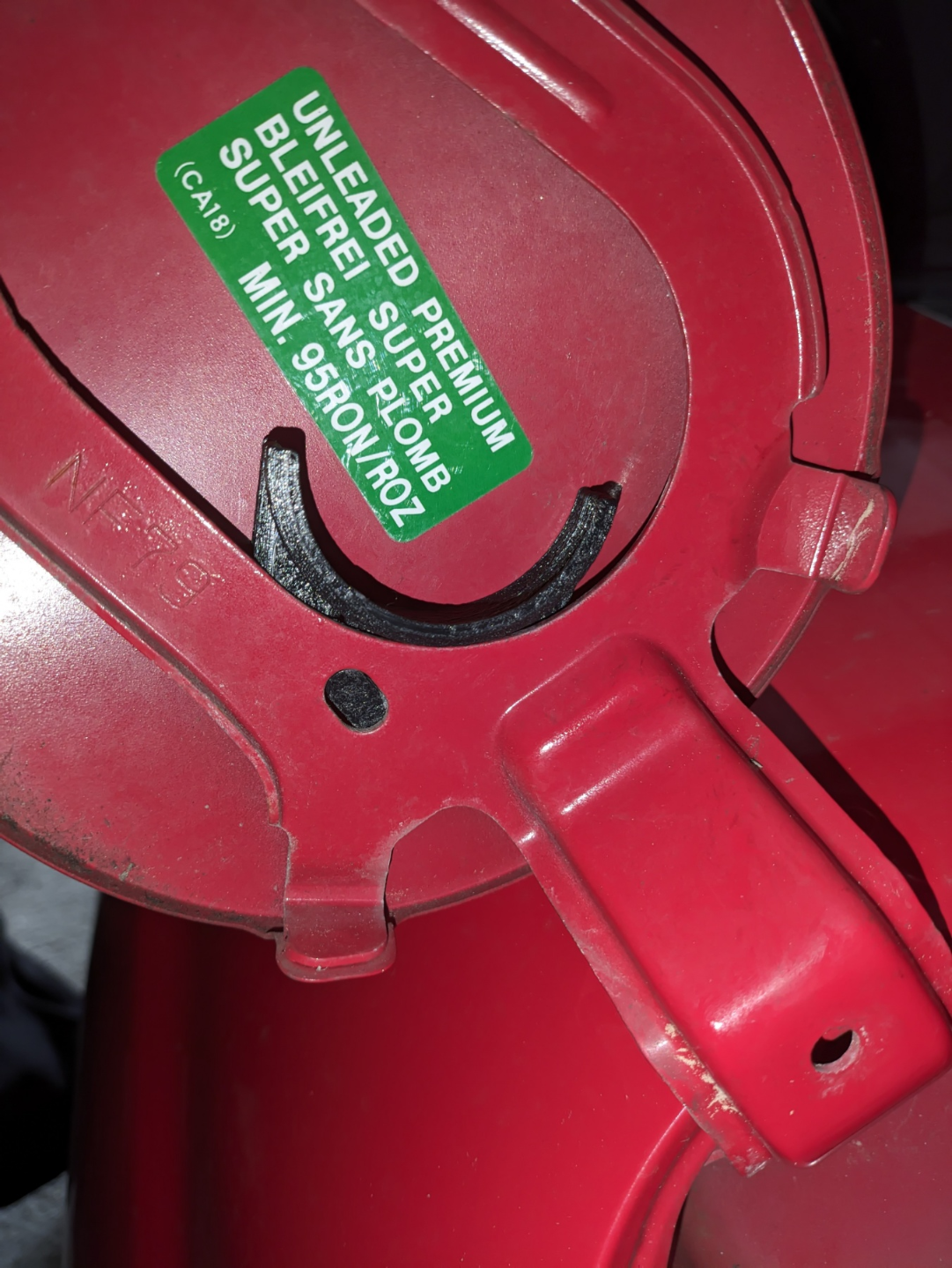 Mazda MX-5 NC gas cap holder with snap fit