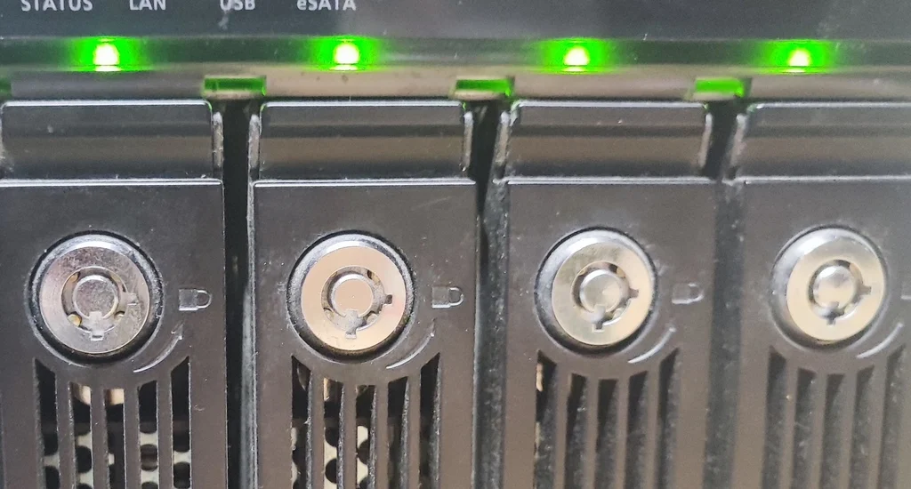 QNAP HDD Tray Key 01