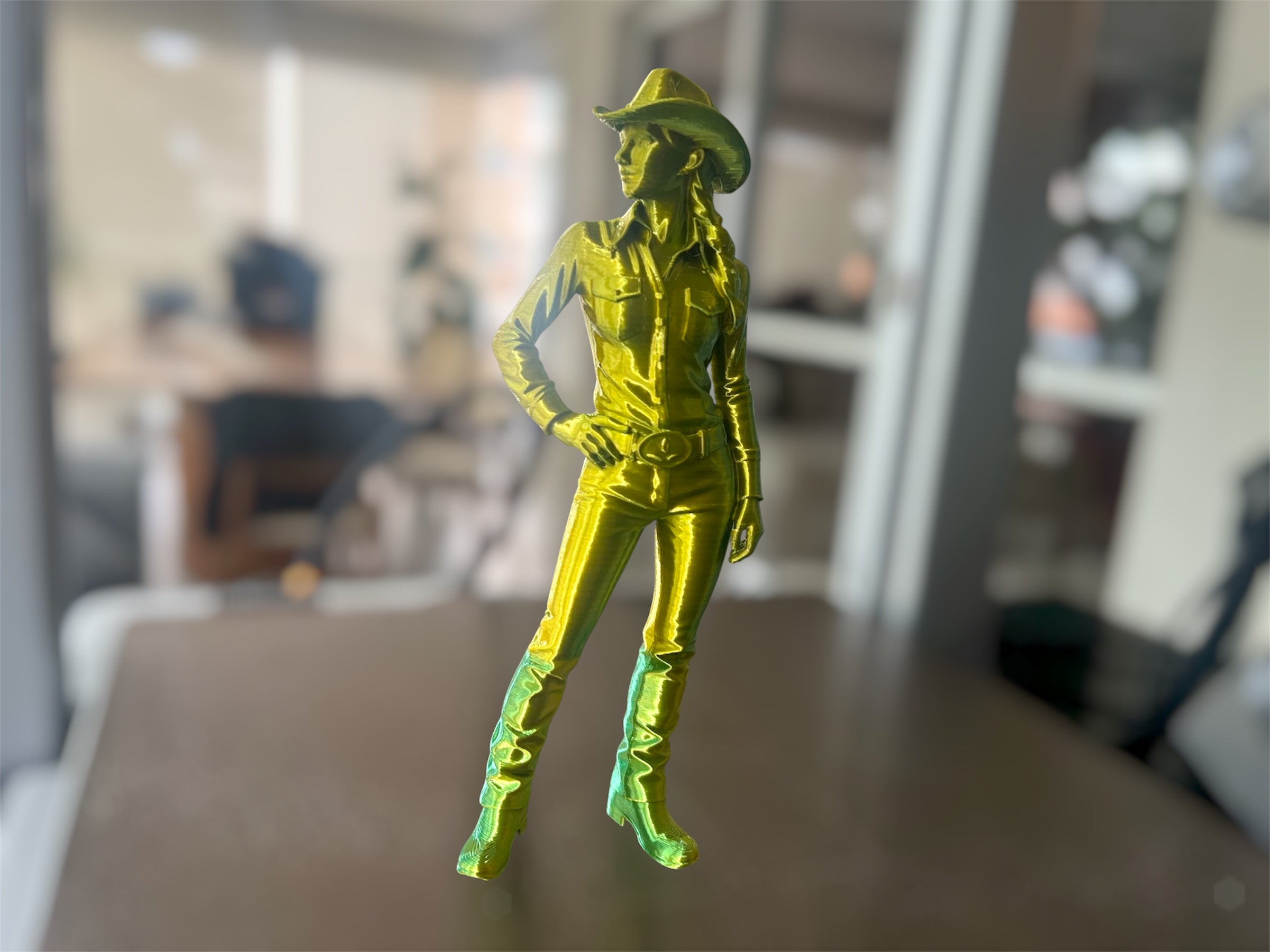 Cowgirl de pé