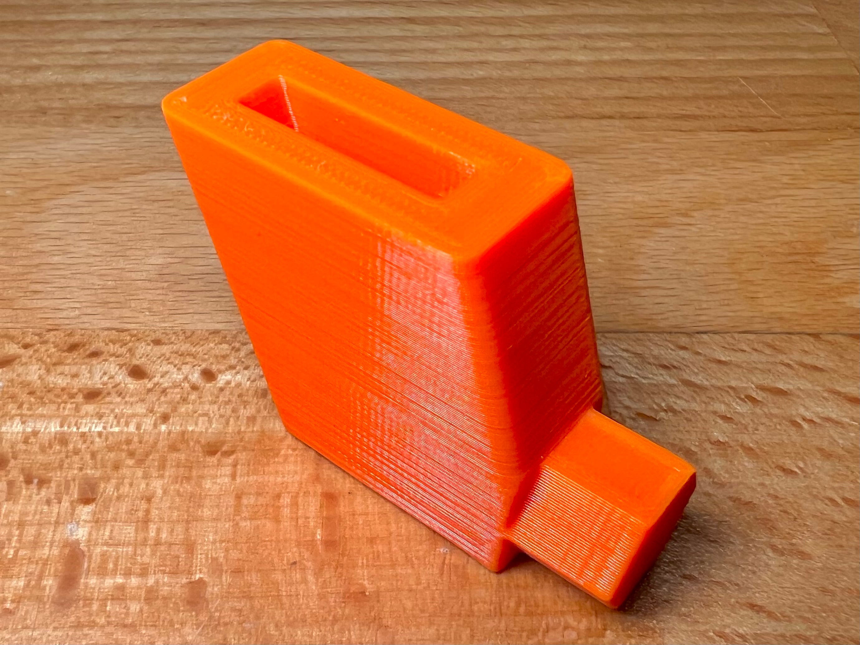 Honeycomb storage wall, Ellix cutter knife holder