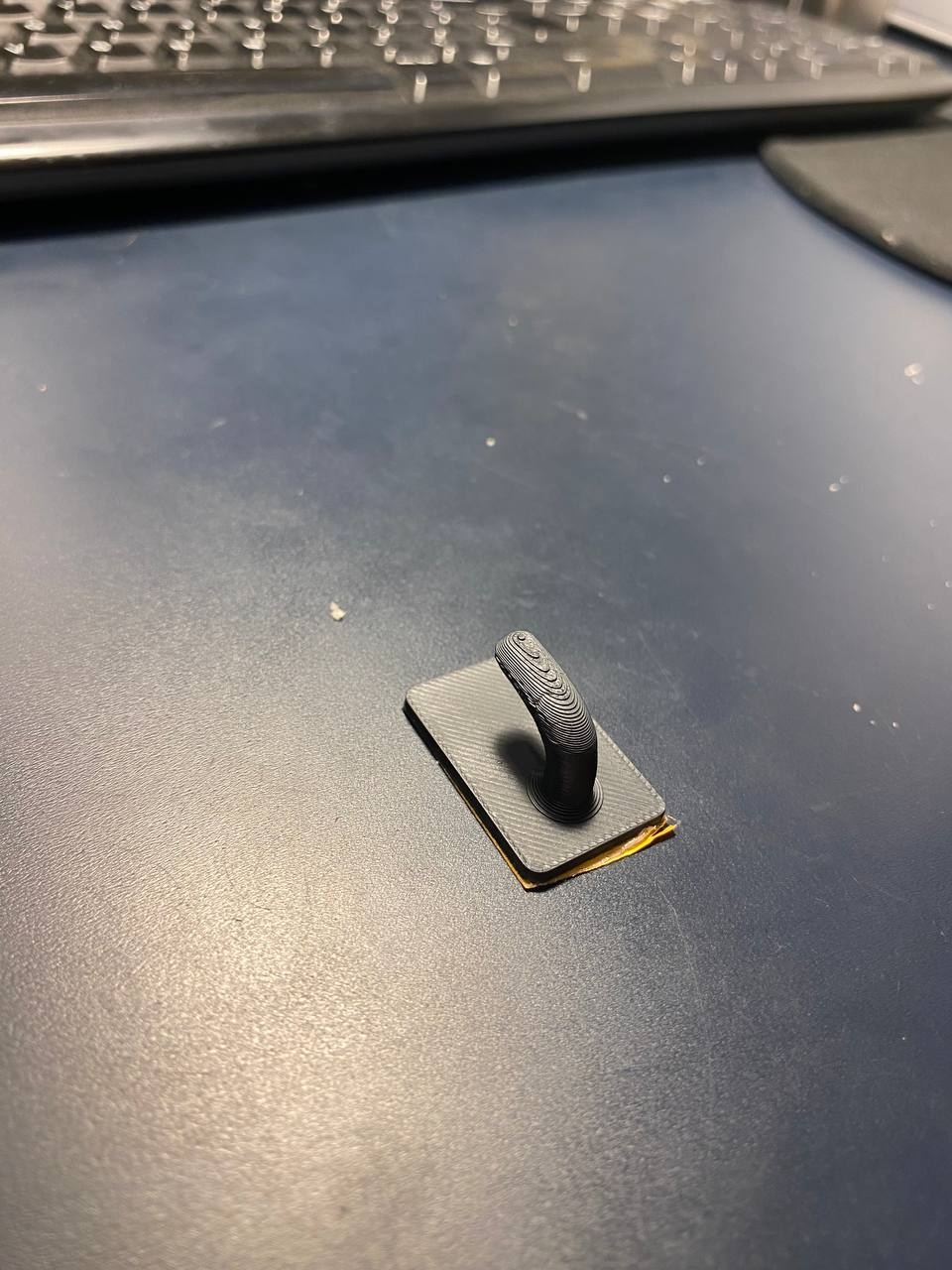 simple strong hook