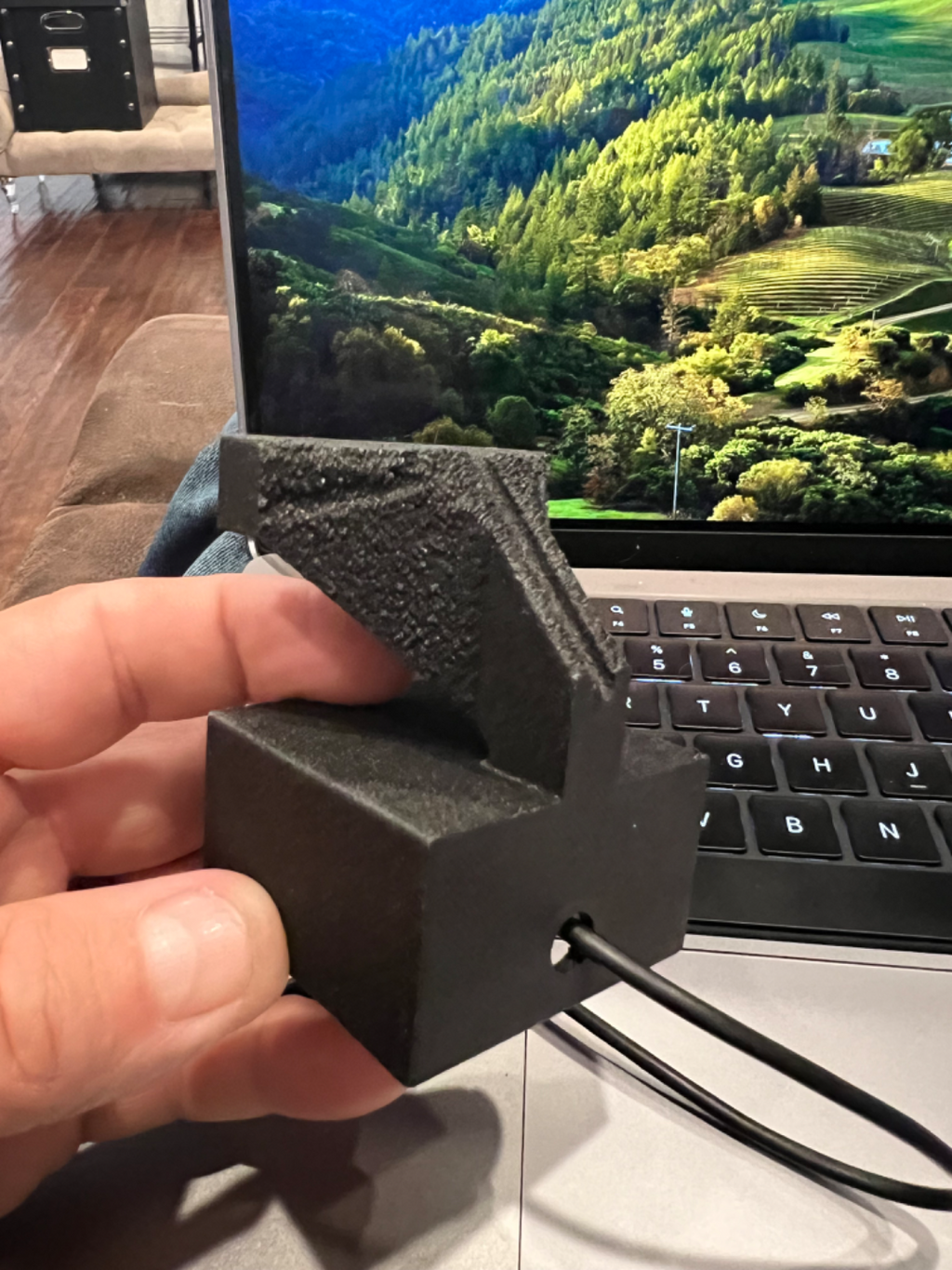 Proveeo D90-4CH dash cam rear camera mount