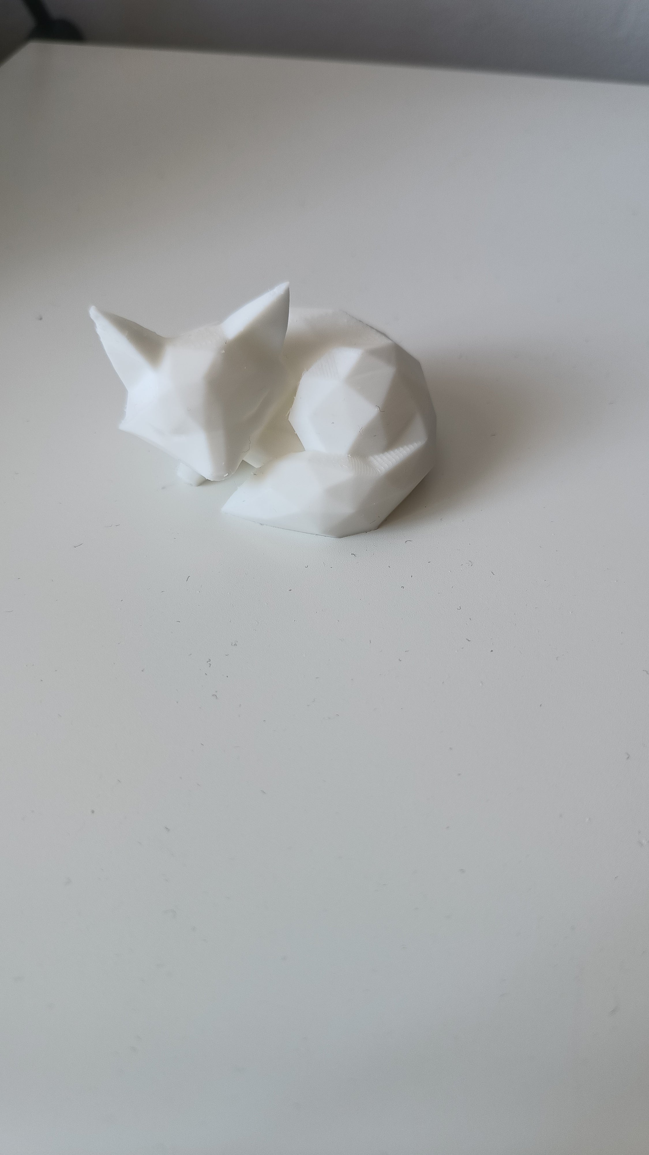 Dreaming Fox – Low Poly Charm