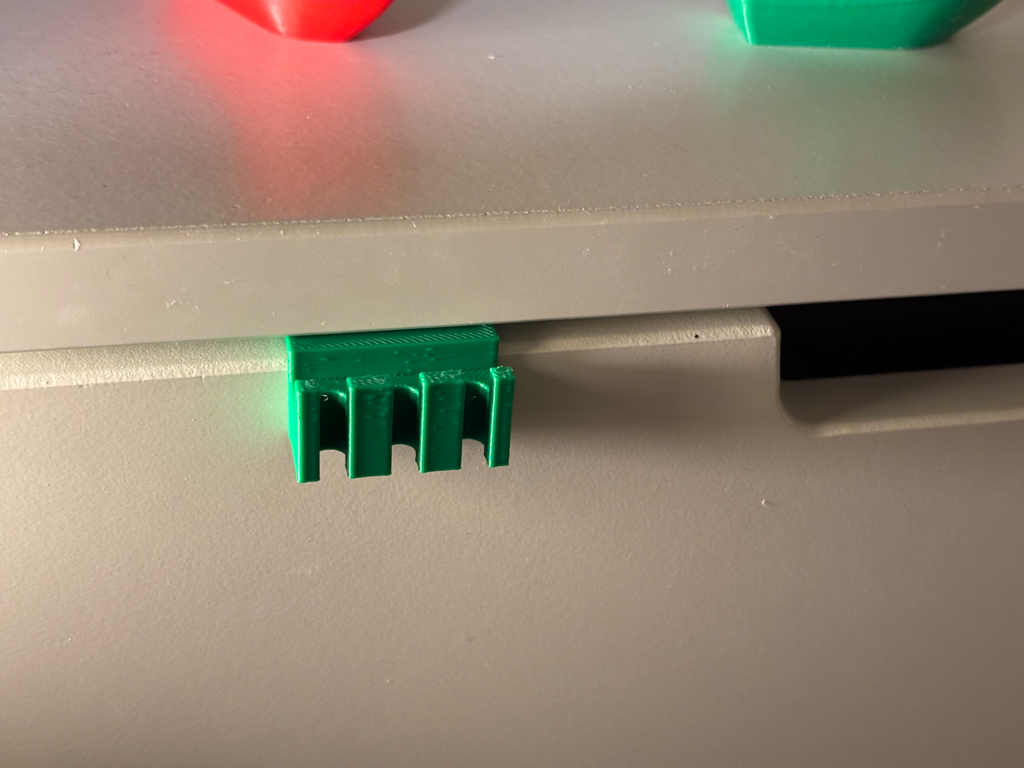 Scalable cable organiser for IKEA draws