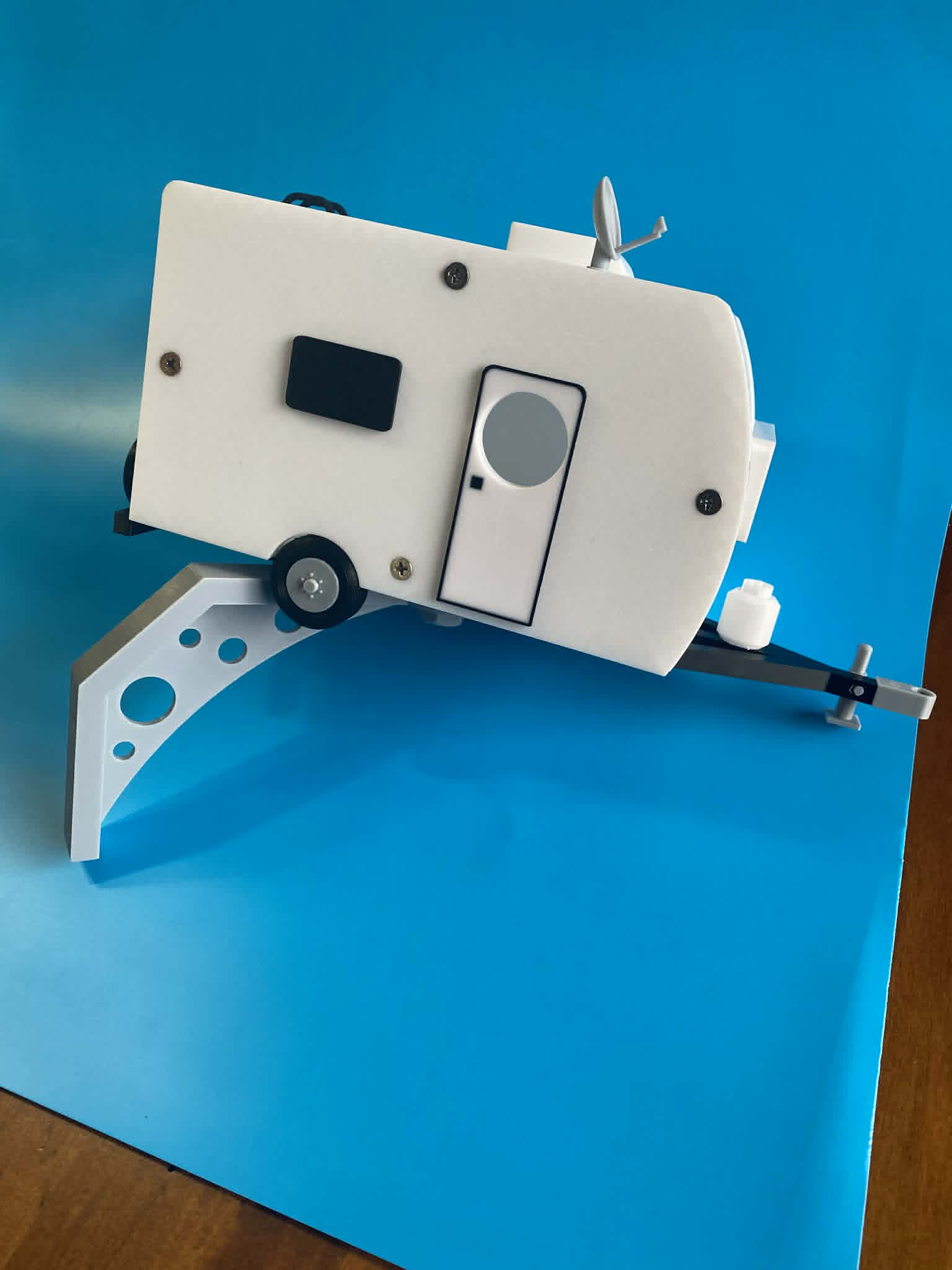 The Air Flyer Camping Trailer Birdhouse