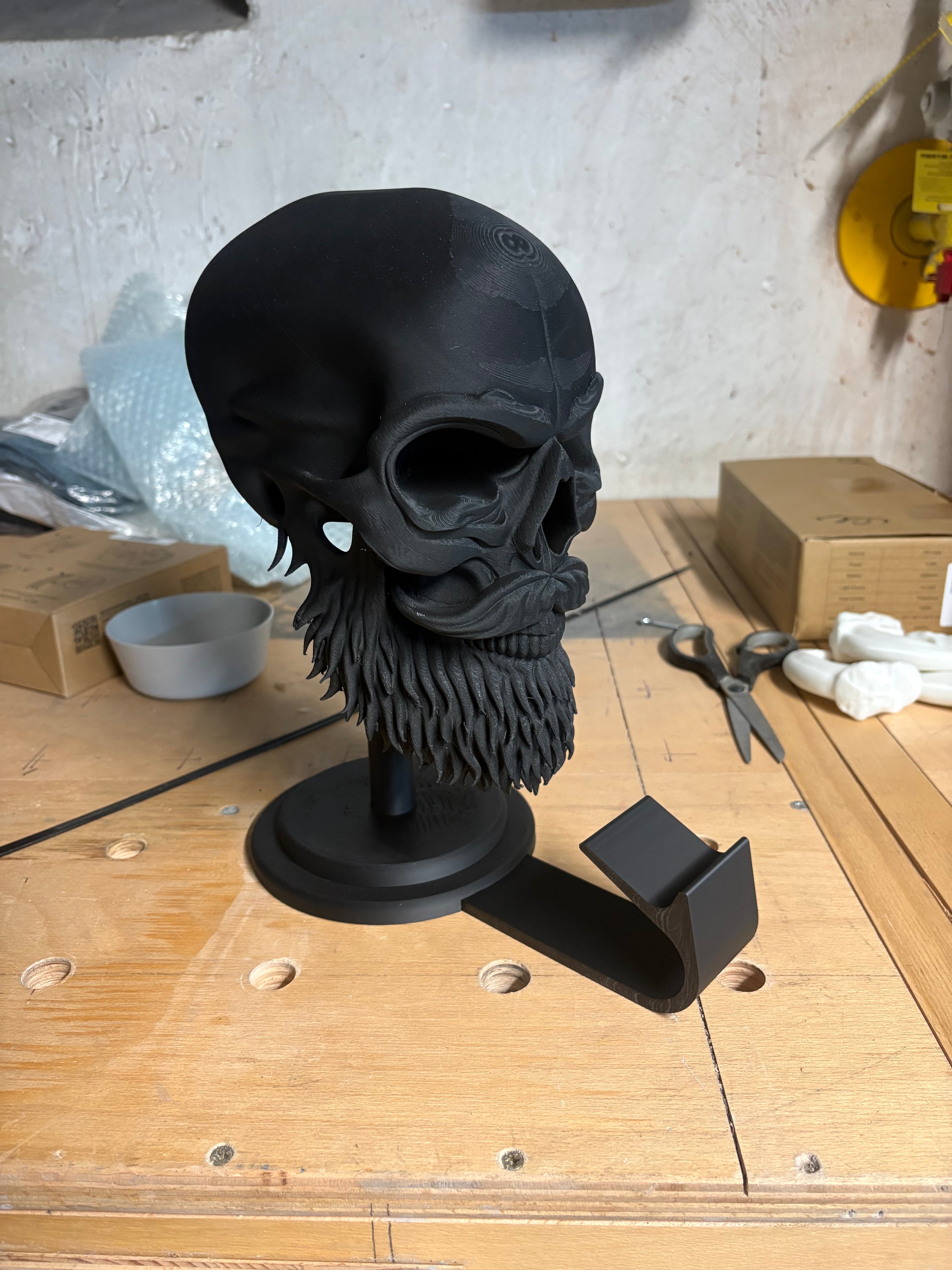 Headset-Controller Stand Skull