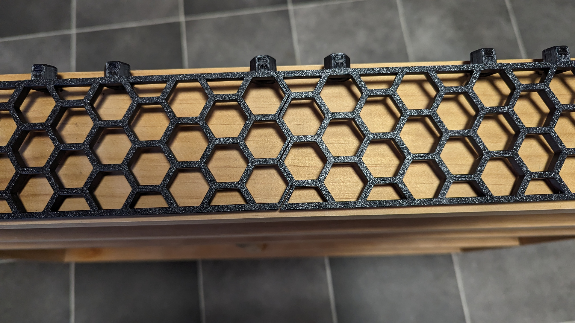 Honeycomb Storage Wall (HSW) 3x12cell Continuous Shelf