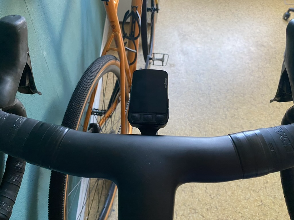 Wahoo Bolt V2 Outfront Aero + GoPro Mount