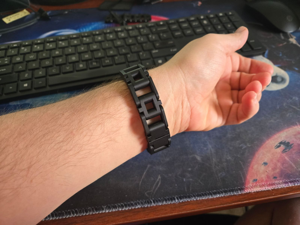 Print in place chain bracelet uses 6 4x2 magnets