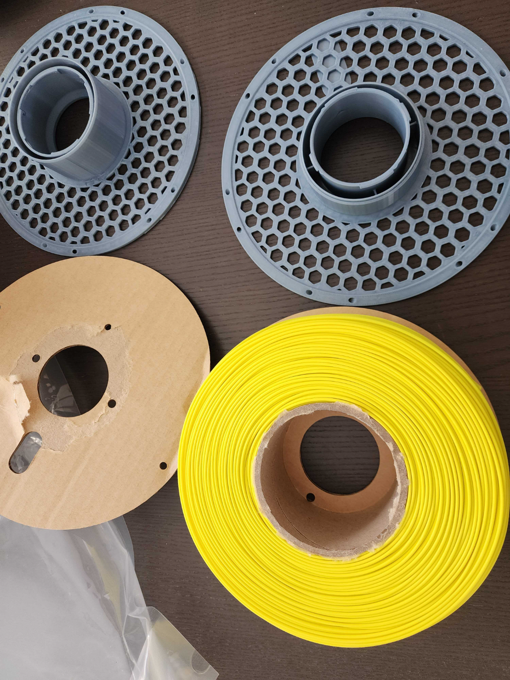 Improved Bambu Lab Reusable Spool Holder for Kiwifil filaments
