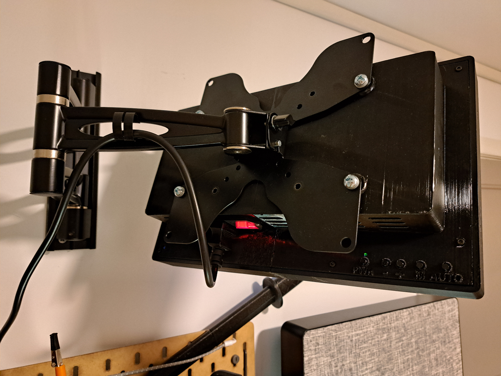 Monitor Case - Infohub