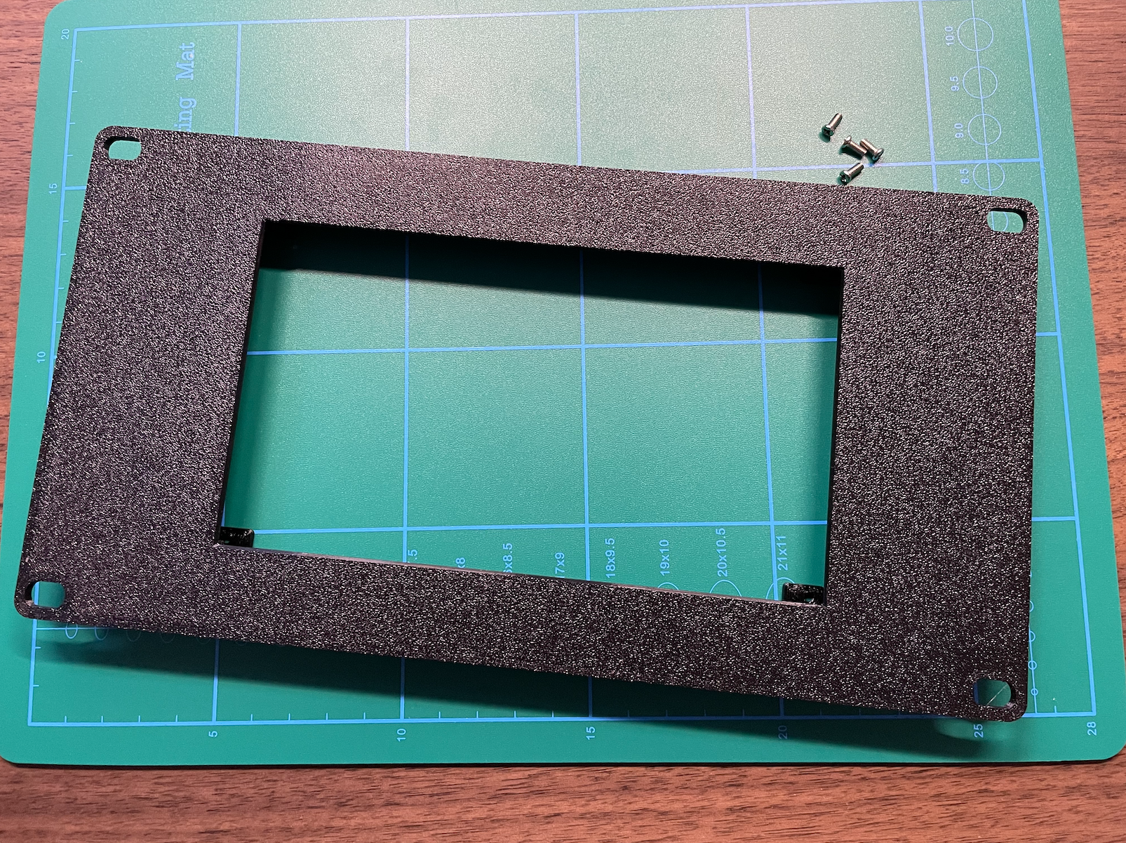 LUCKFOX 7” Touchscreen Mount for 10” Rack / KWS v2
