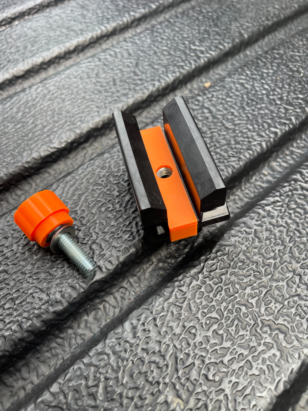 Ford Ranger Bed Divider fixing clip