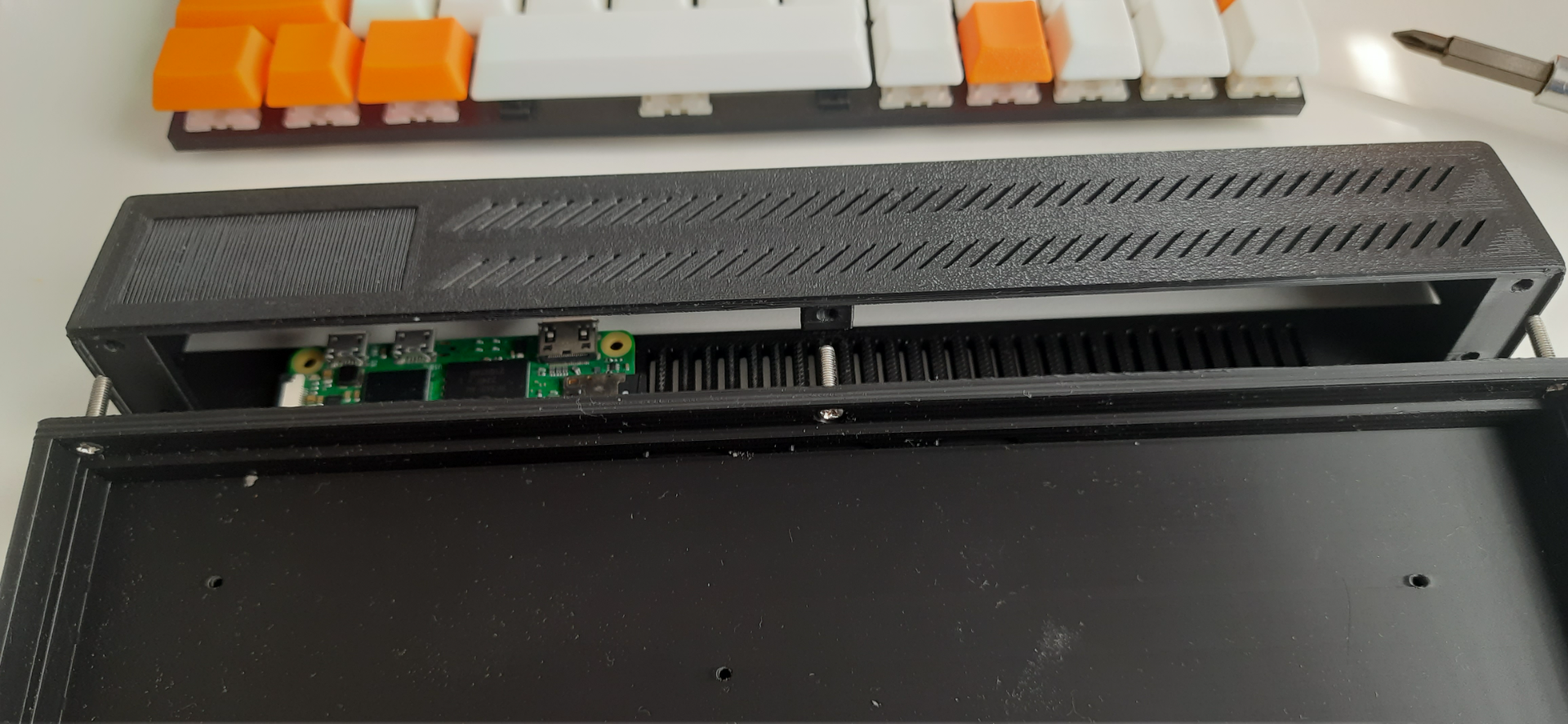 Retro-style wedge computer keyboard case