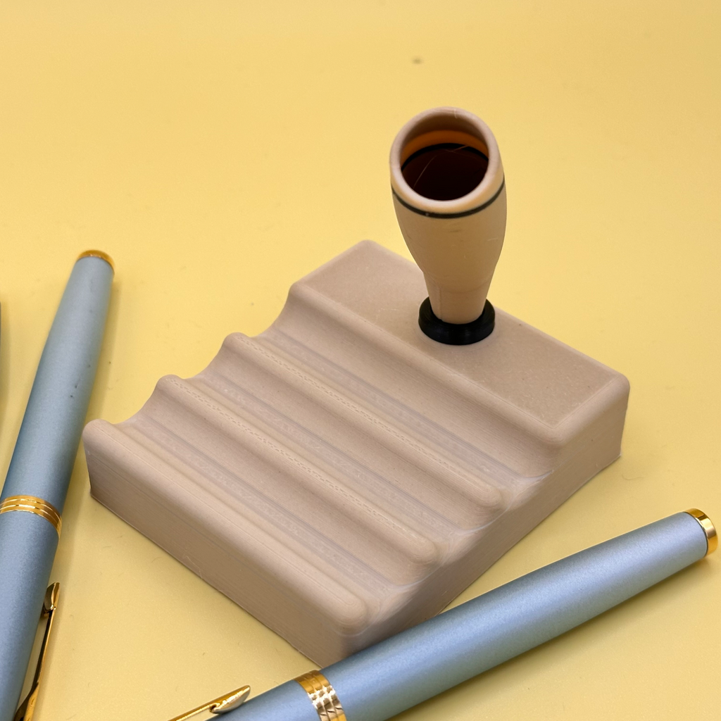 Fountain Pen Stand with Horizontal Pen Holder