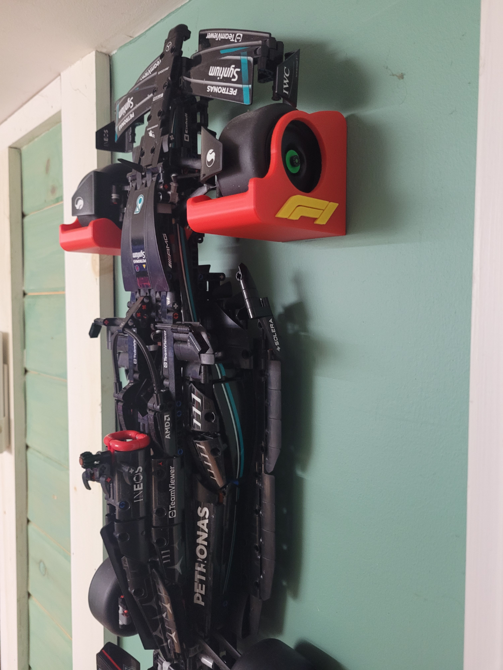 Technic F1 Wall Mount