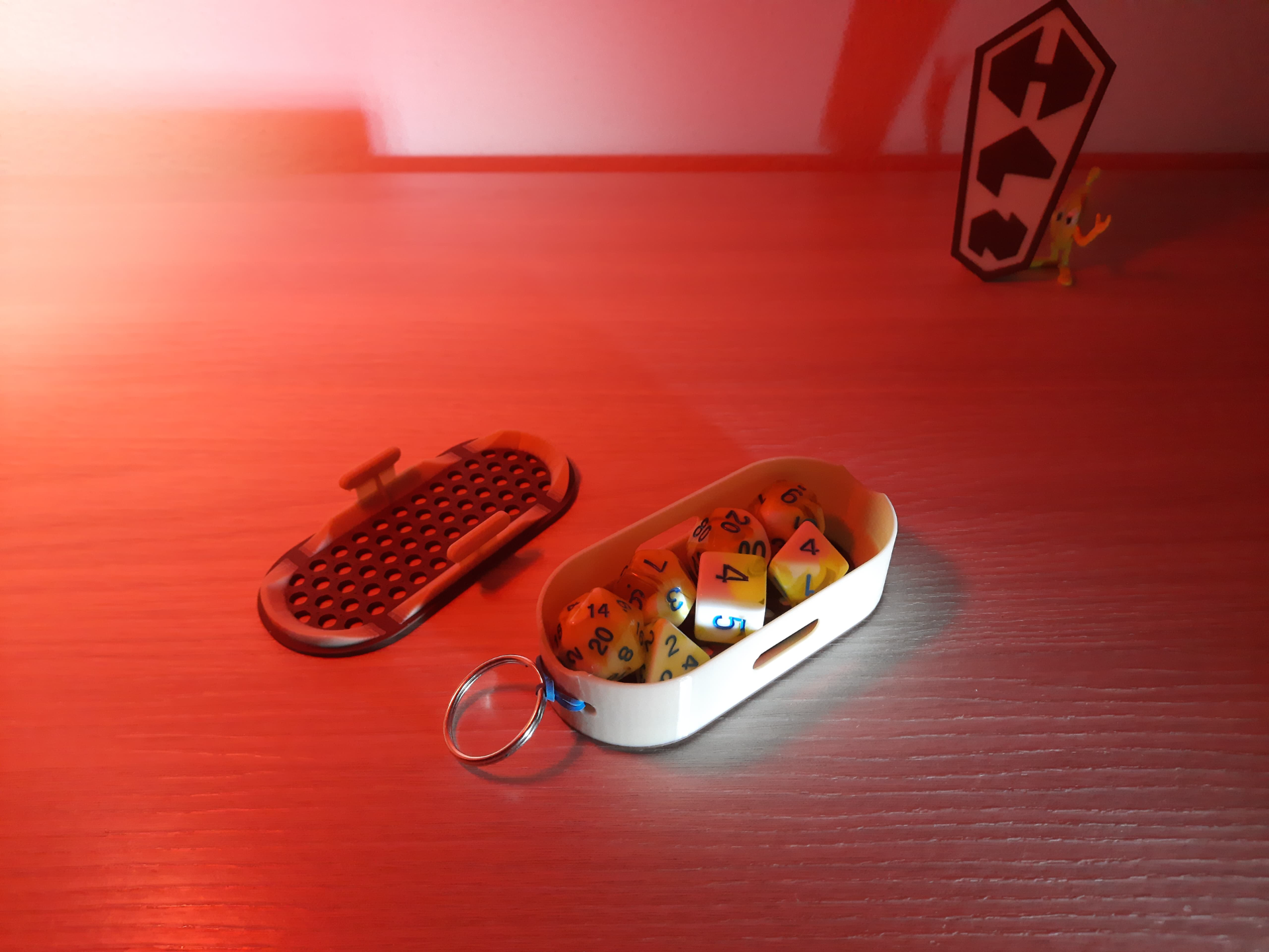 Hanging travel box - DND dice set sized