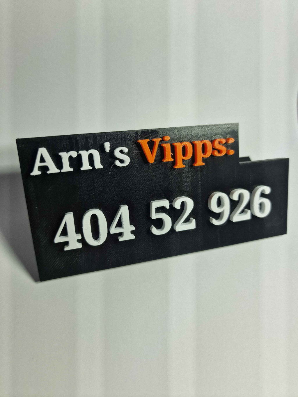 Customizable sign with simple stand