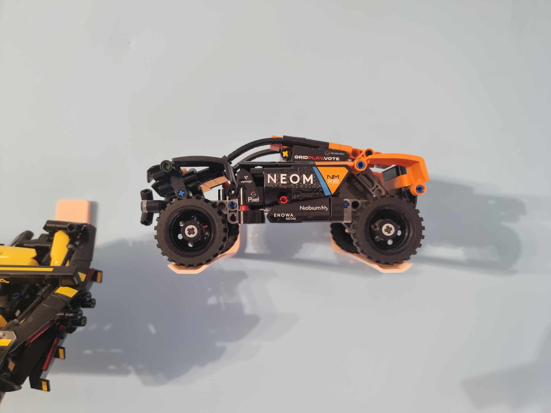 BRICKS LEGOS CAR WALL MOUNT