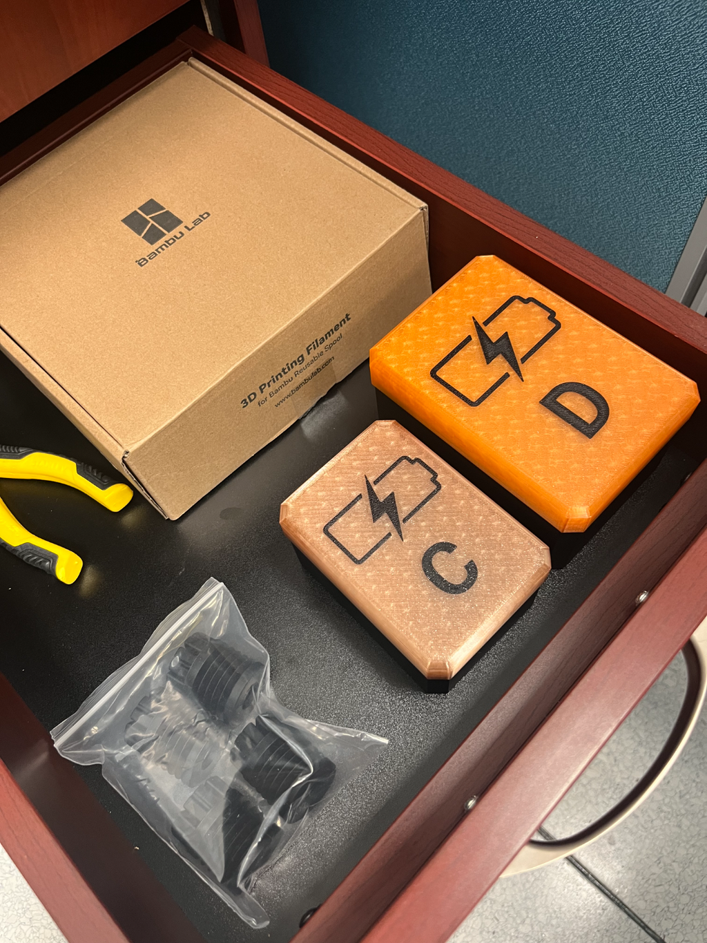 C and D Cell Battery Storage Boxes with Snap Lid