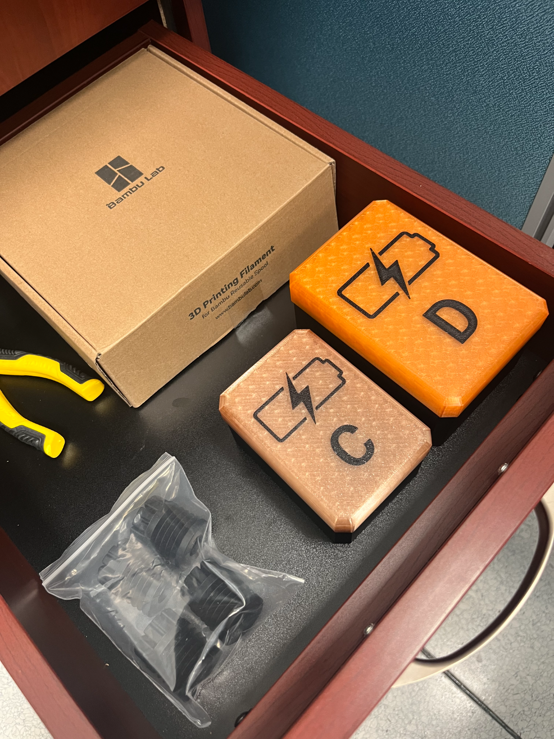 C and D Cell Battery Storage Boxes with Snap Lid