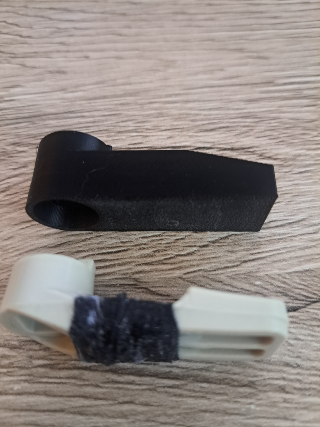 Locking hook lever
