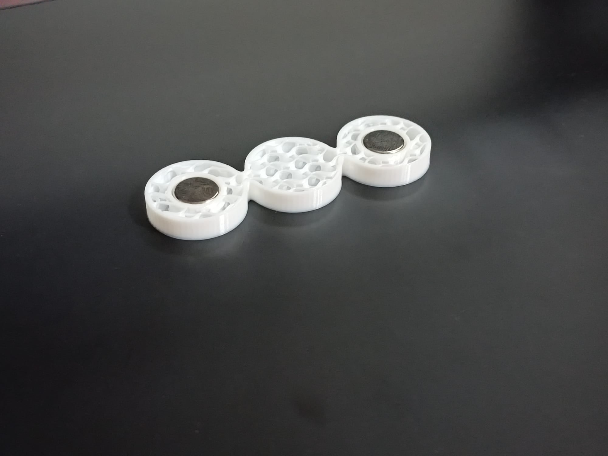 Soporte canilla de coser con imán