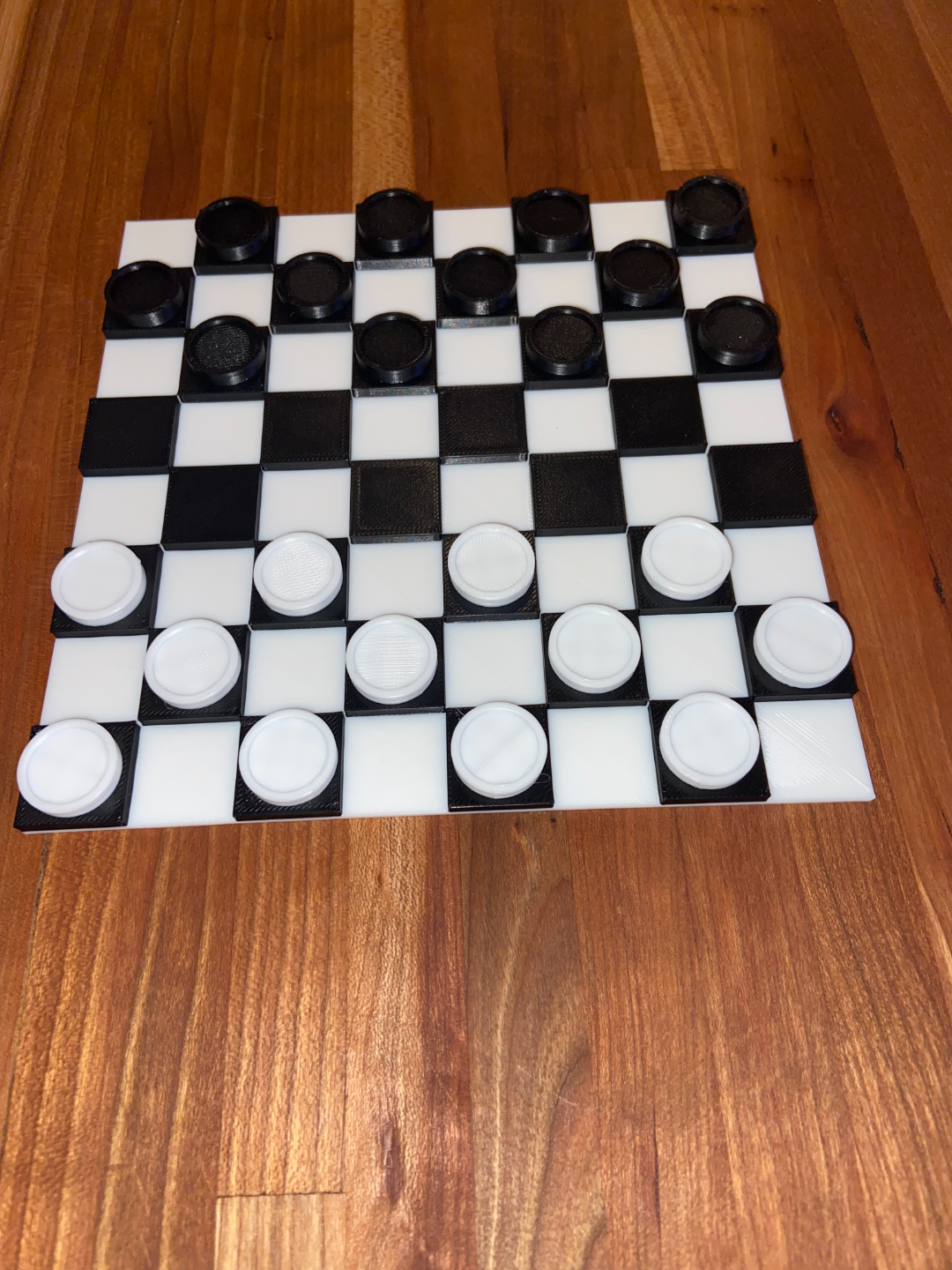 lifted checkers set