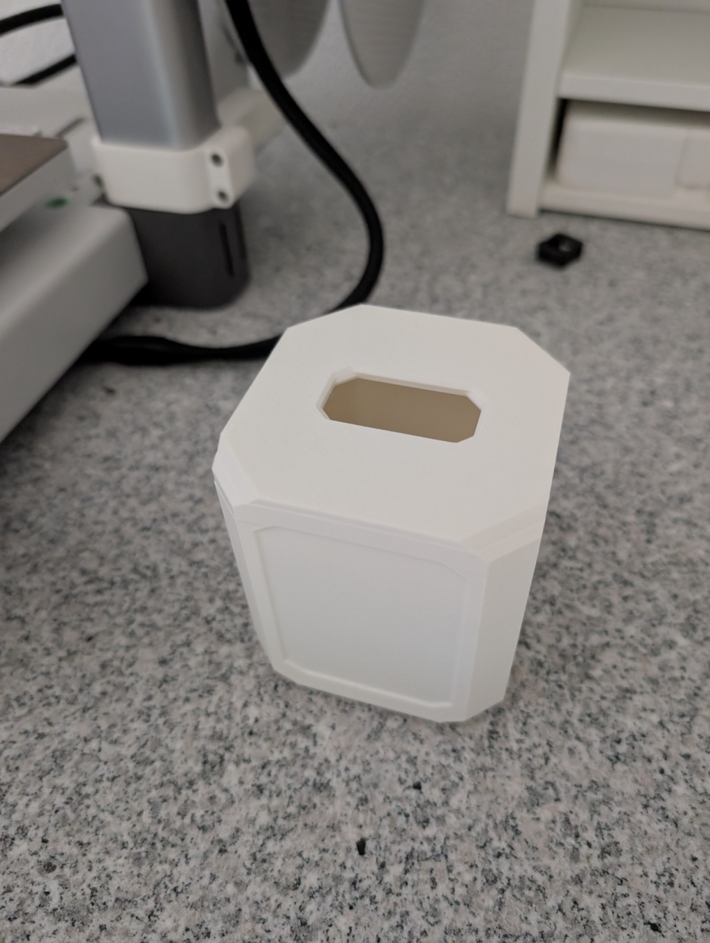 Schreibtisch Mülleimer