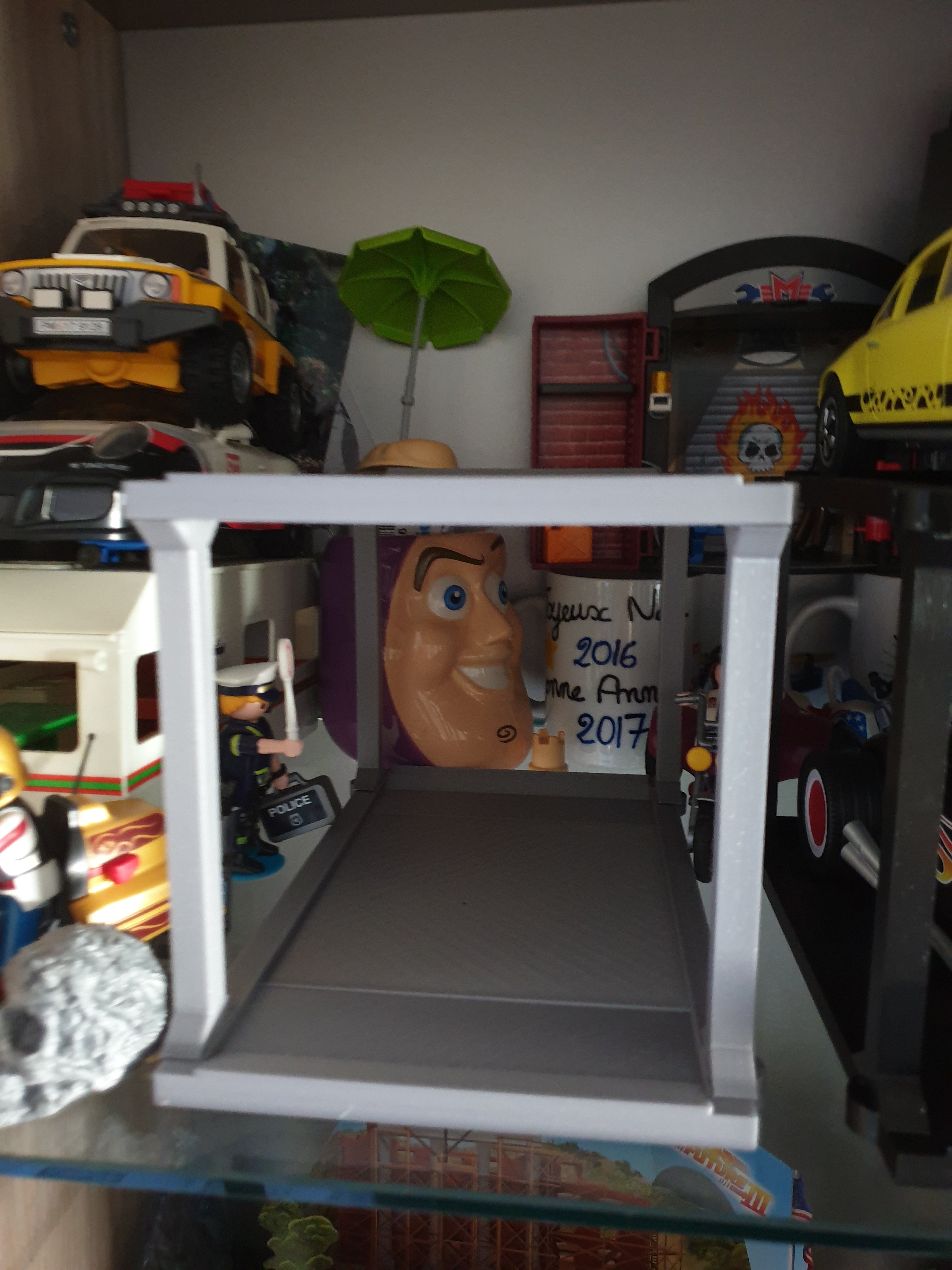 Lift pour véhicules Playmobil (et 1/18)