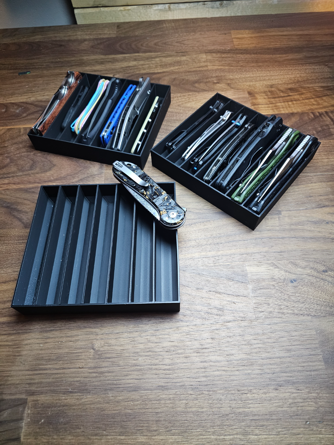 Pocket knife tray